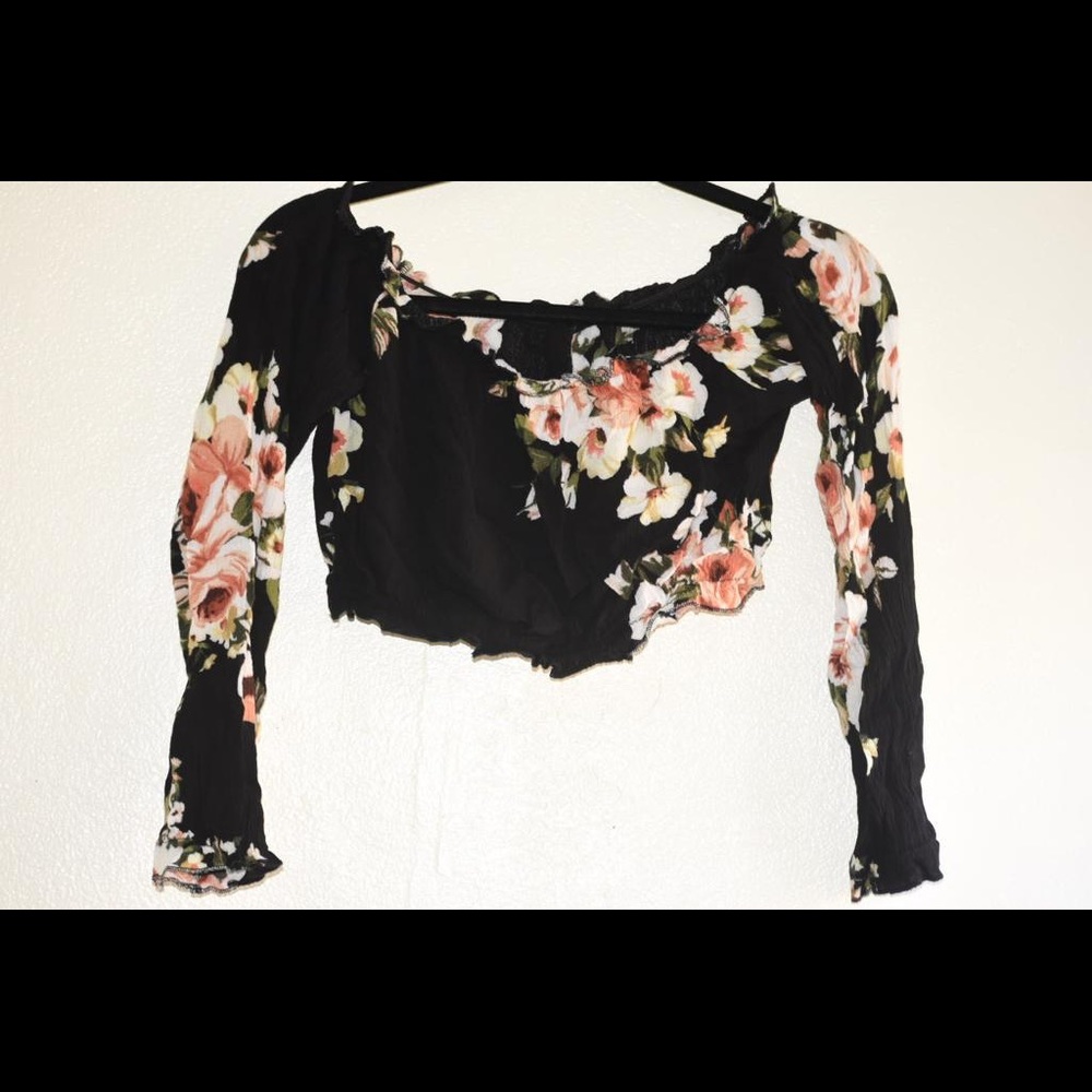 White and pink blouse. Brand: The Sang - Picture 4 of 6